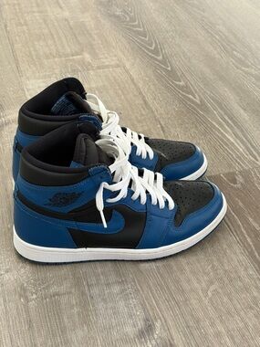 Jordan Men’s High-Top Sneakers in Black and Blue